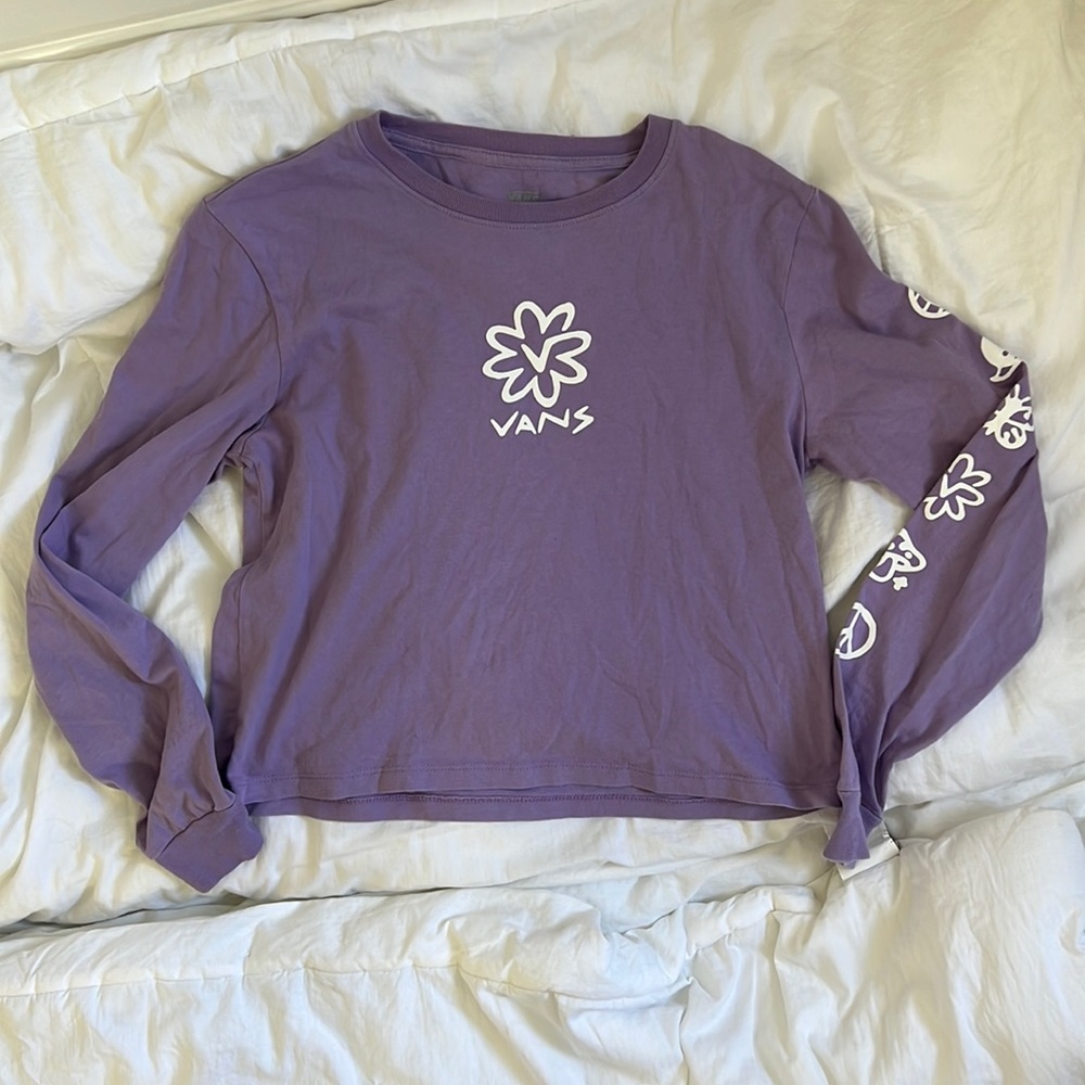 Vans size medium purple, long sleeve shirt. Excellent condition.